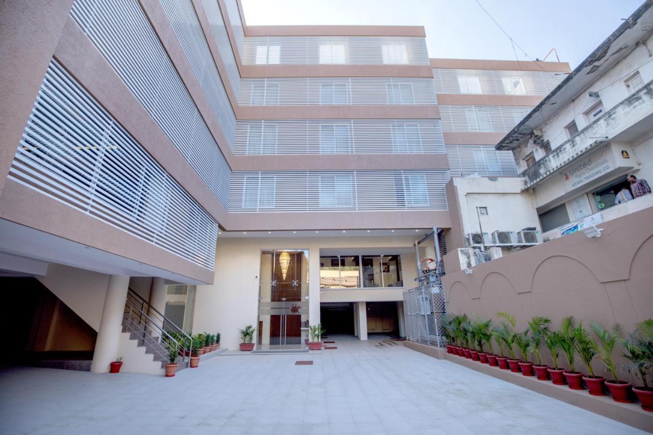 Hotel Kavery Rajkot Extérieur photo