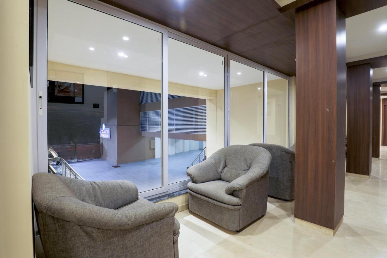 Hotel Kavery Rajkot Extérieur photo