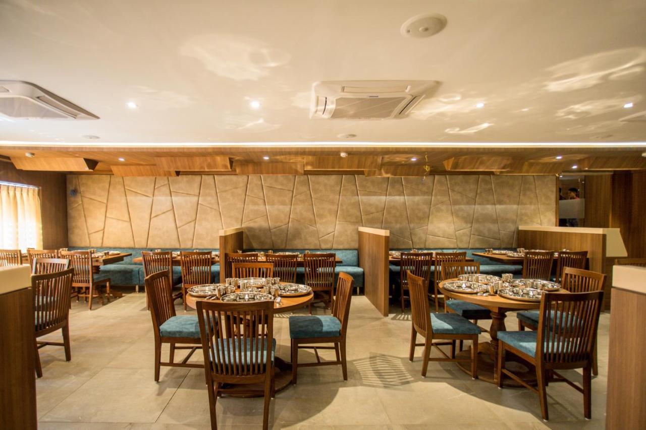 Hotel Kavery Rajkot Extérieur photo