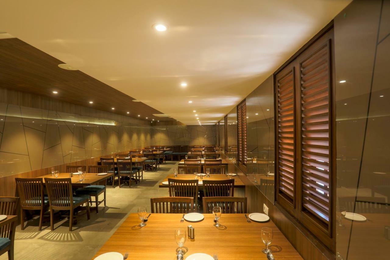 Hotel Kavery Rajkot Extérieur photo