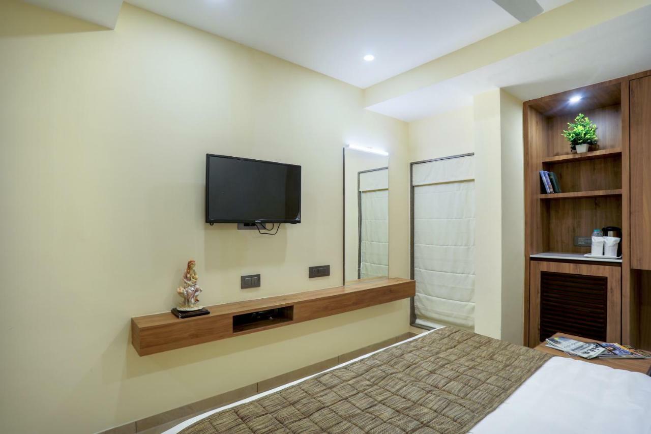 Hotel Kavery Rajkot Extérieur photo