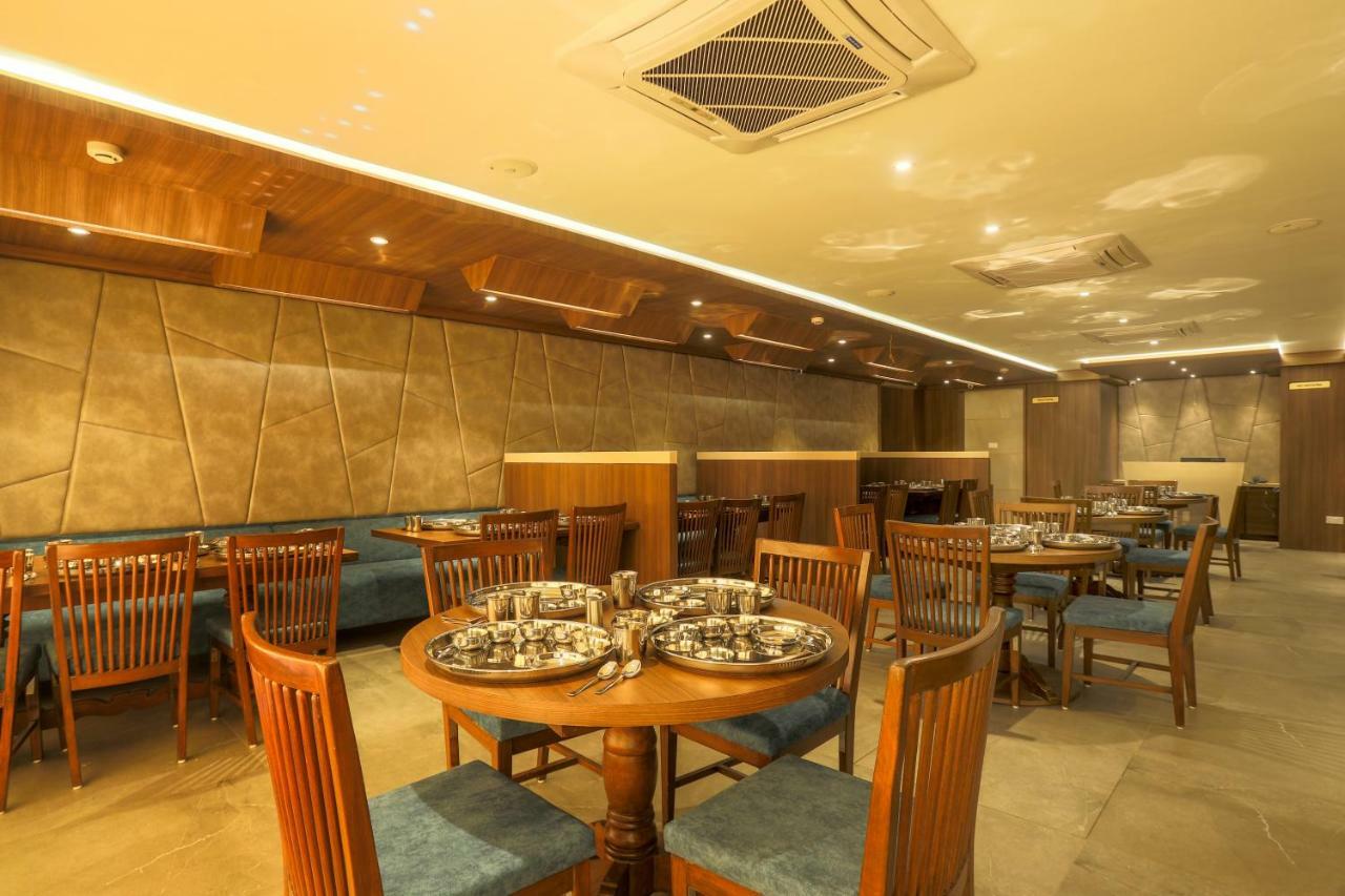 Hotel Kavery Rajkot Extérieur photo