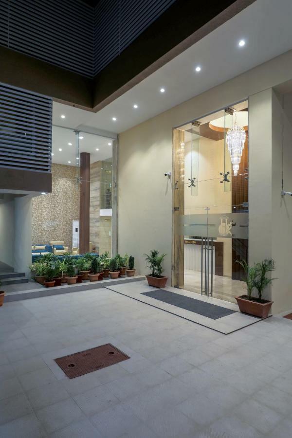Hotel Kavery Rajkot Extérieur photo
