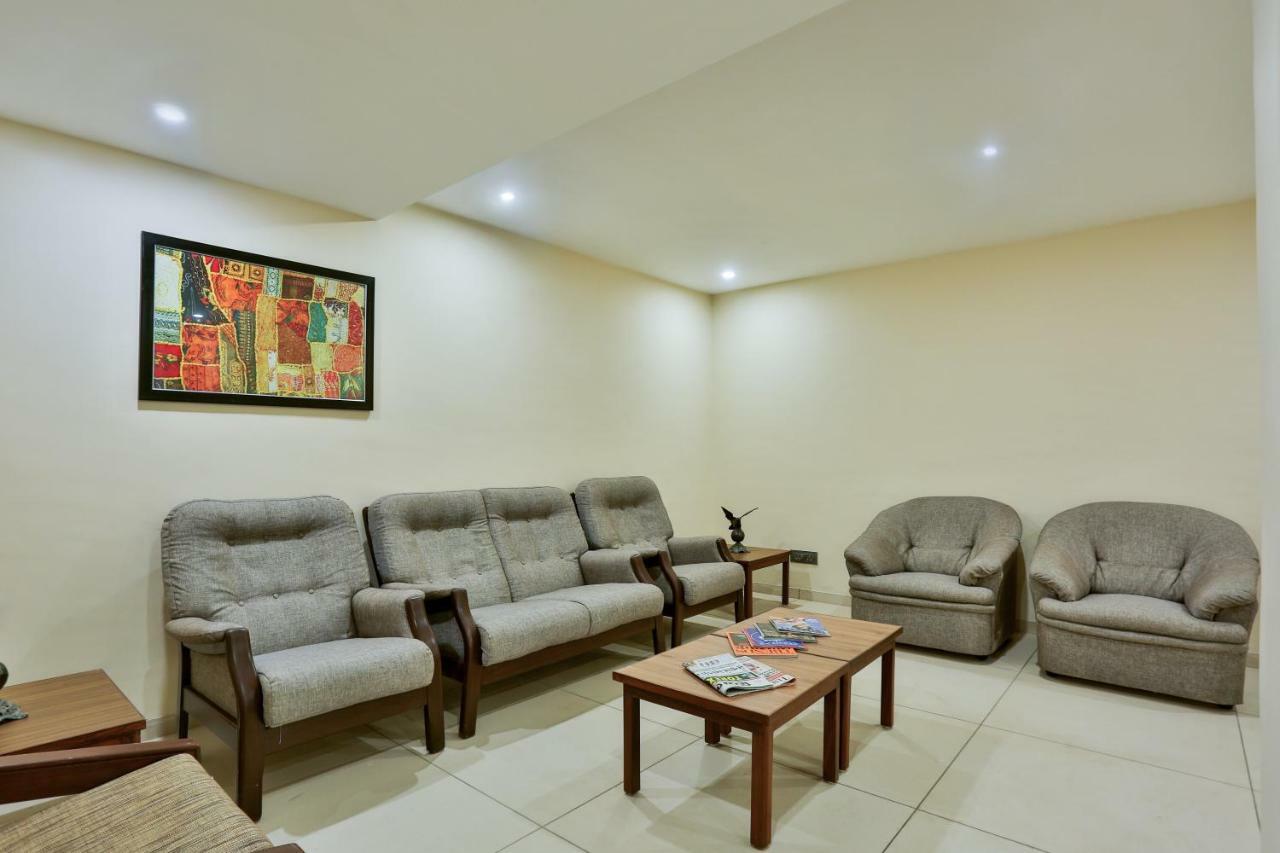 Hotel Kavery Rajkot Extérieur photo