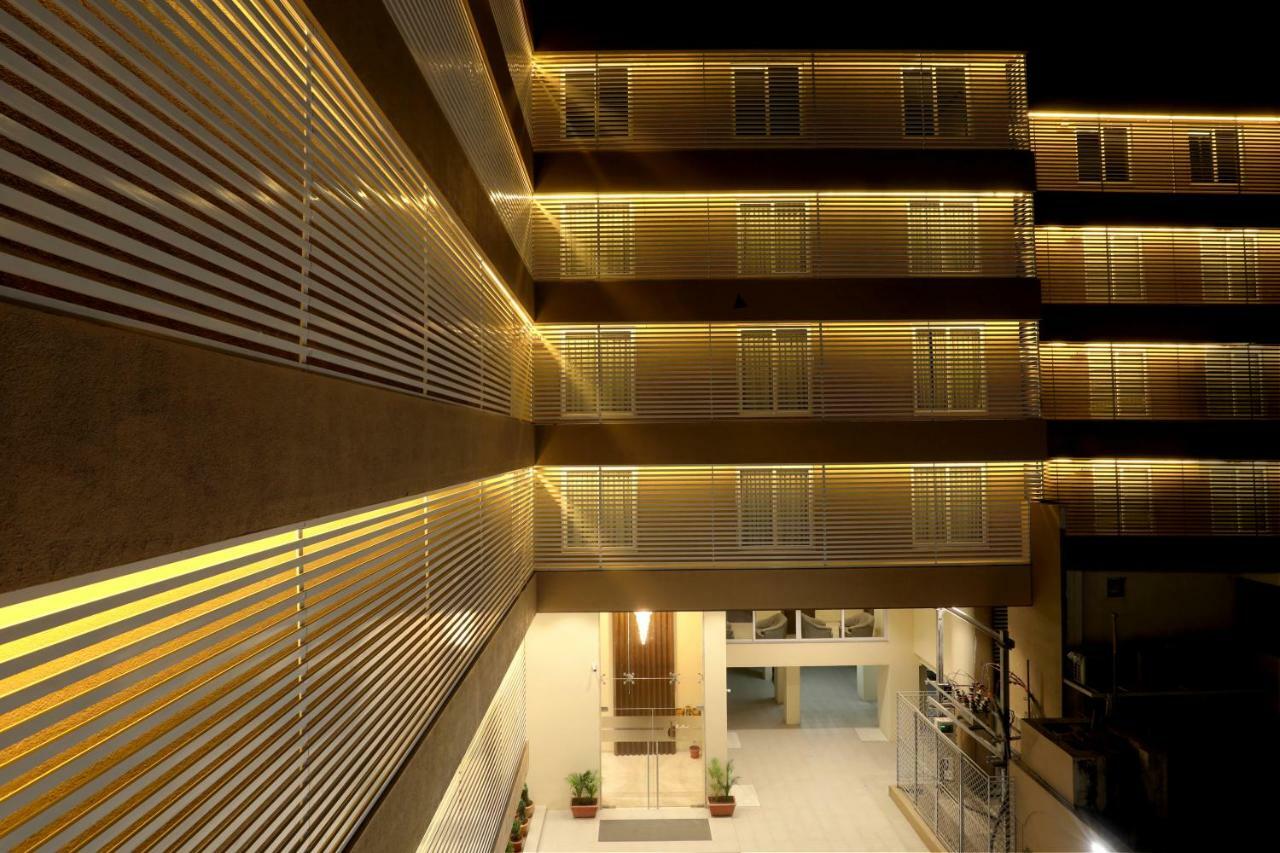 Hotel Kavery Rajkot Extérieur photo