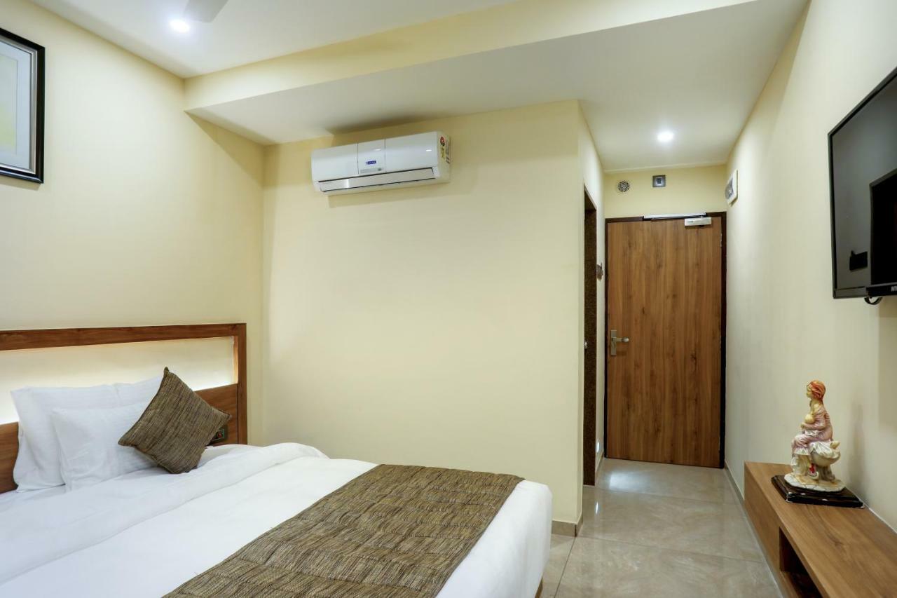 Hotel Kavery Rajkot Extérieur photo